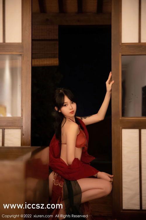 国产美女强肝在线,挑战极限，绽放青春光芒